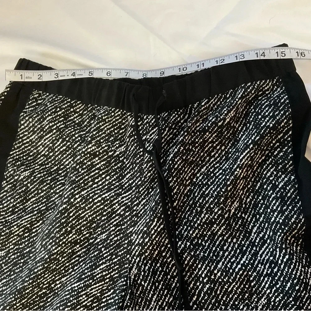 Vince Camuto Women's Drawstring Elastic Waist Cropped Pants Women's Size Medium